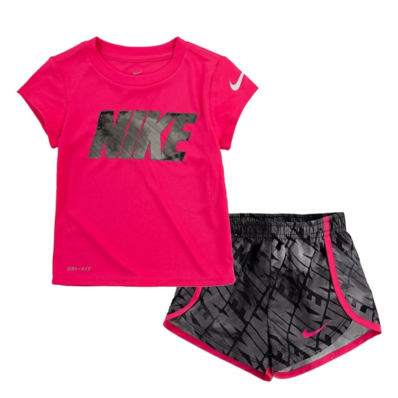 Nike graphic Dri-FIT pink tee and short Set - Picture 1 of 5